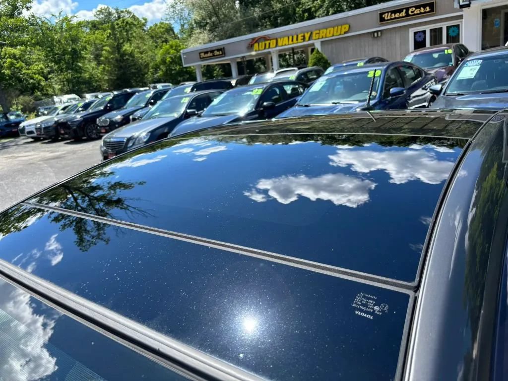 Used 2015 Toyota Prius Three w/ Solar Roof Package FWD image 21
