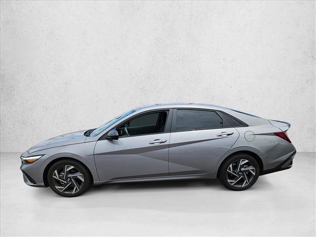 Used 2025 Hyundai Elantra Sport FWD image 9