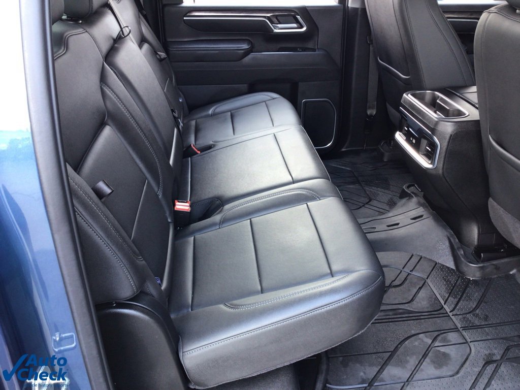 Used 2025 Chevrolet Silverado 2500 LTZ w/ LTZ Convenience Package image 20