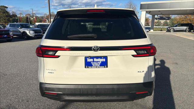 Used 2024 Toyota Grand Highlander XLE image 5
