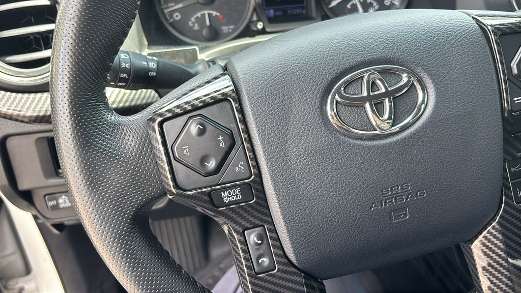 Used 2019 Toyota Tacoma TRD Off-Road w/ Technology Package AWD/4WD image 17