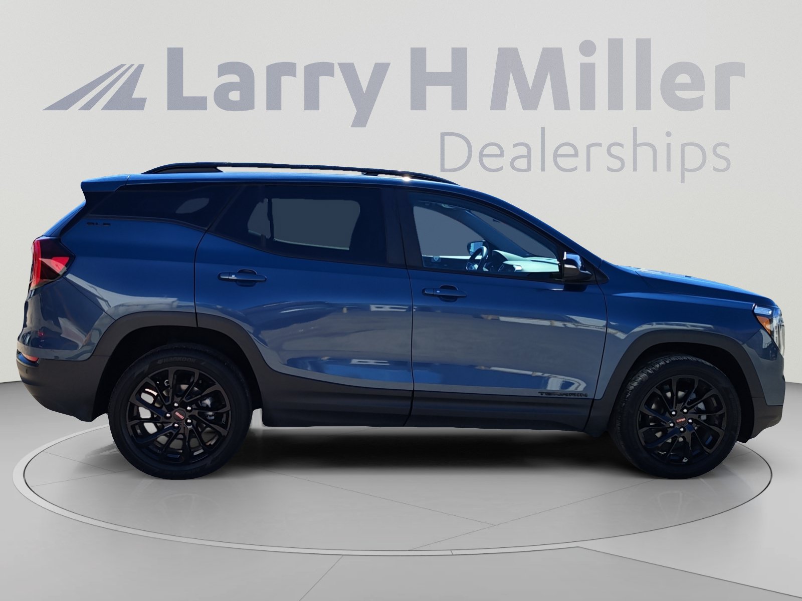 Used 2024 GMC Terrain SLE w/ Driver Convenience Package AWD/4WD image 6