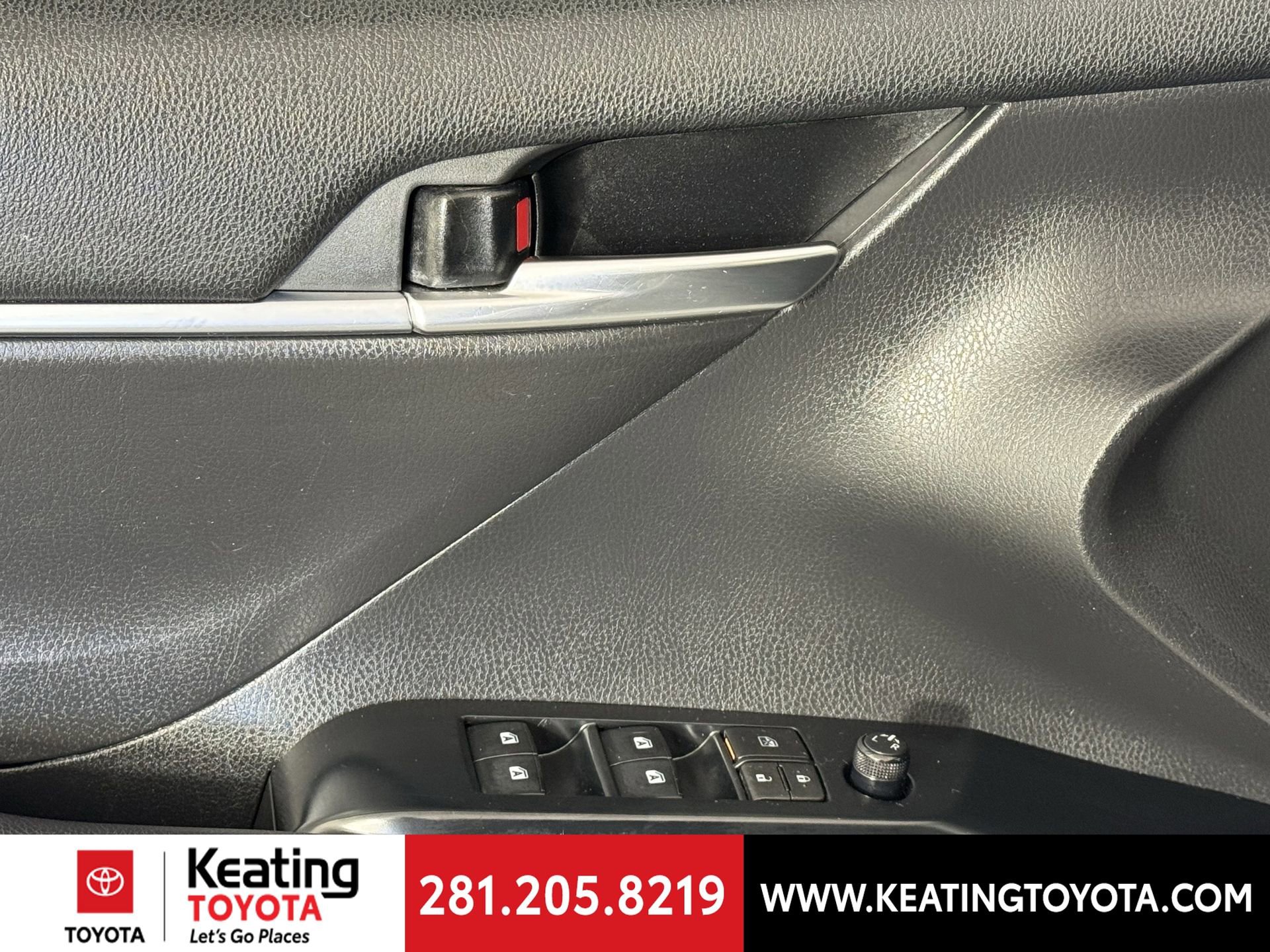 Used 2020 Toyota Camry SE image 12