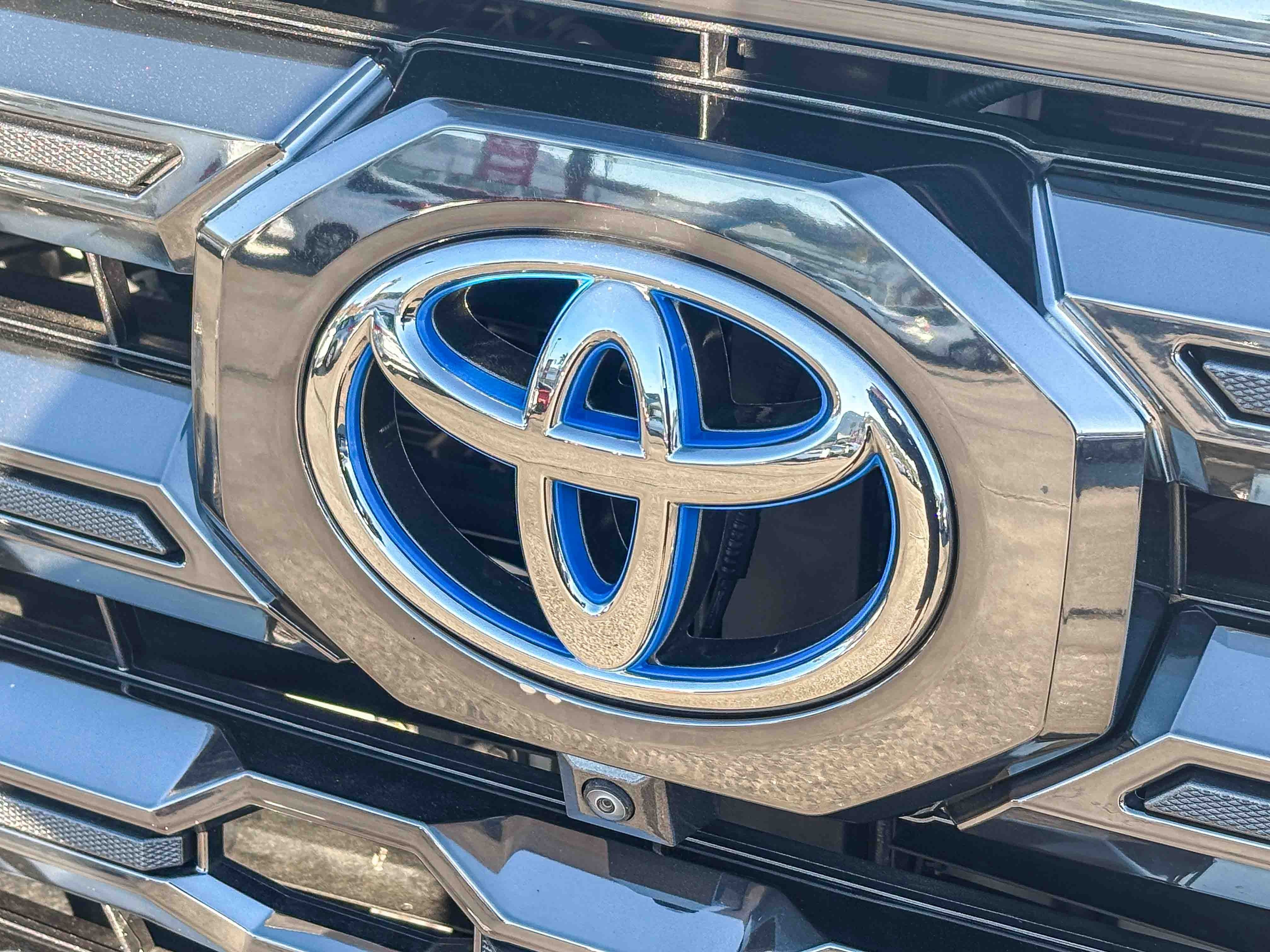 Used 2022 Toyota Tundra Platinum image 10