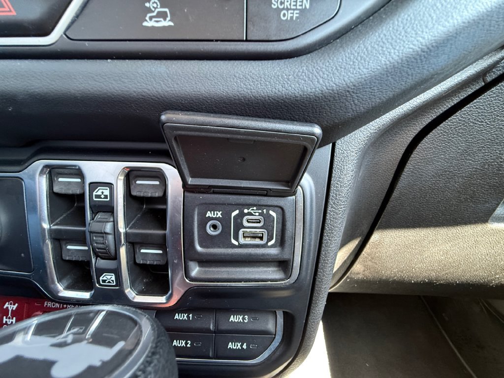 Used 2024 Jeep Wrangler Unlimited Rubicon 4xe AWD/4WD image 30