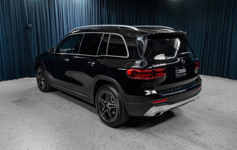 New 2026 Mercedes-Benz GLB 250 4MATIC image 9