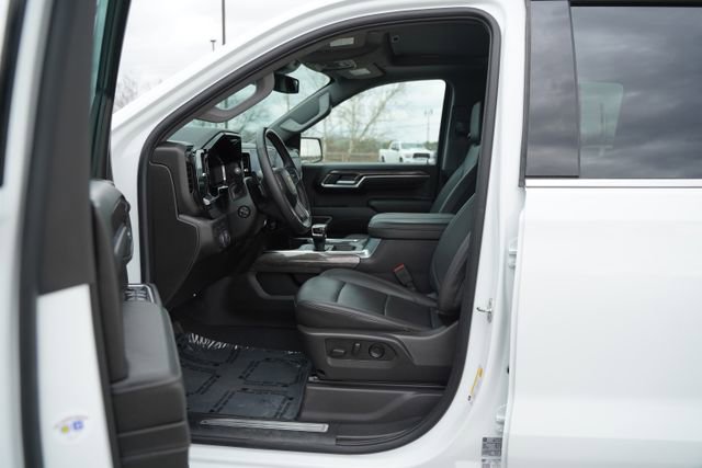 Used 2025 Chevrolet Silverado 1500 LTZ w/ LTZ Premium Package image 15