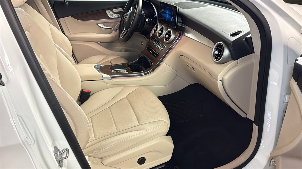 Used 2020 Mercedes-Benz GLC 300 4MATIC image 9