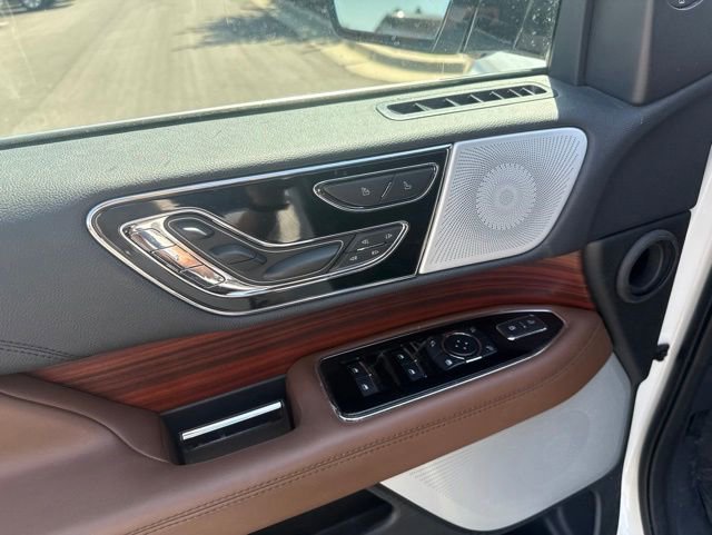 Used 2024 Lincoln Navigator L Reserve AWD/4WD image 9