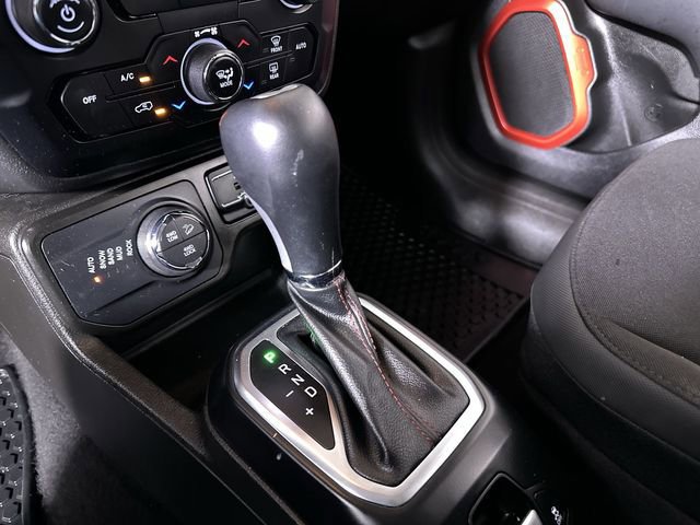 Used 2023 Jeep Renegade Trailhawk AWD/4WD image 16