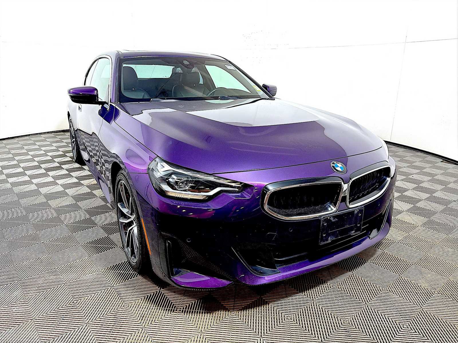 Used 2022 BMW 230i Coupe w/ Convenience Package RWD image 2