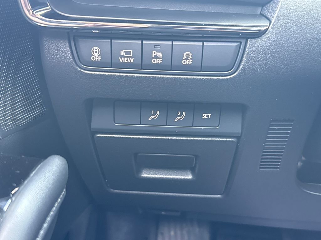 Used 2021 MAZDA MAZDA3 Hatchback w/Premium Plus Pkg image 32