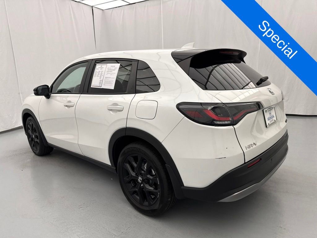 Used 2023 Honda HR-V Sport image 4