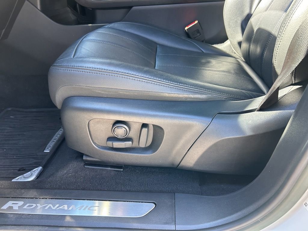 Used 2023 Land Rover Range Rover Evoque R-Dynamic S image 16