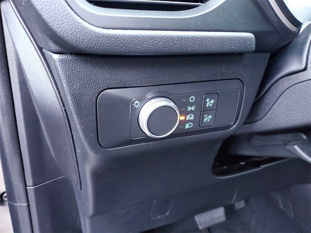 Used 2020 Ford Escape SE image 13