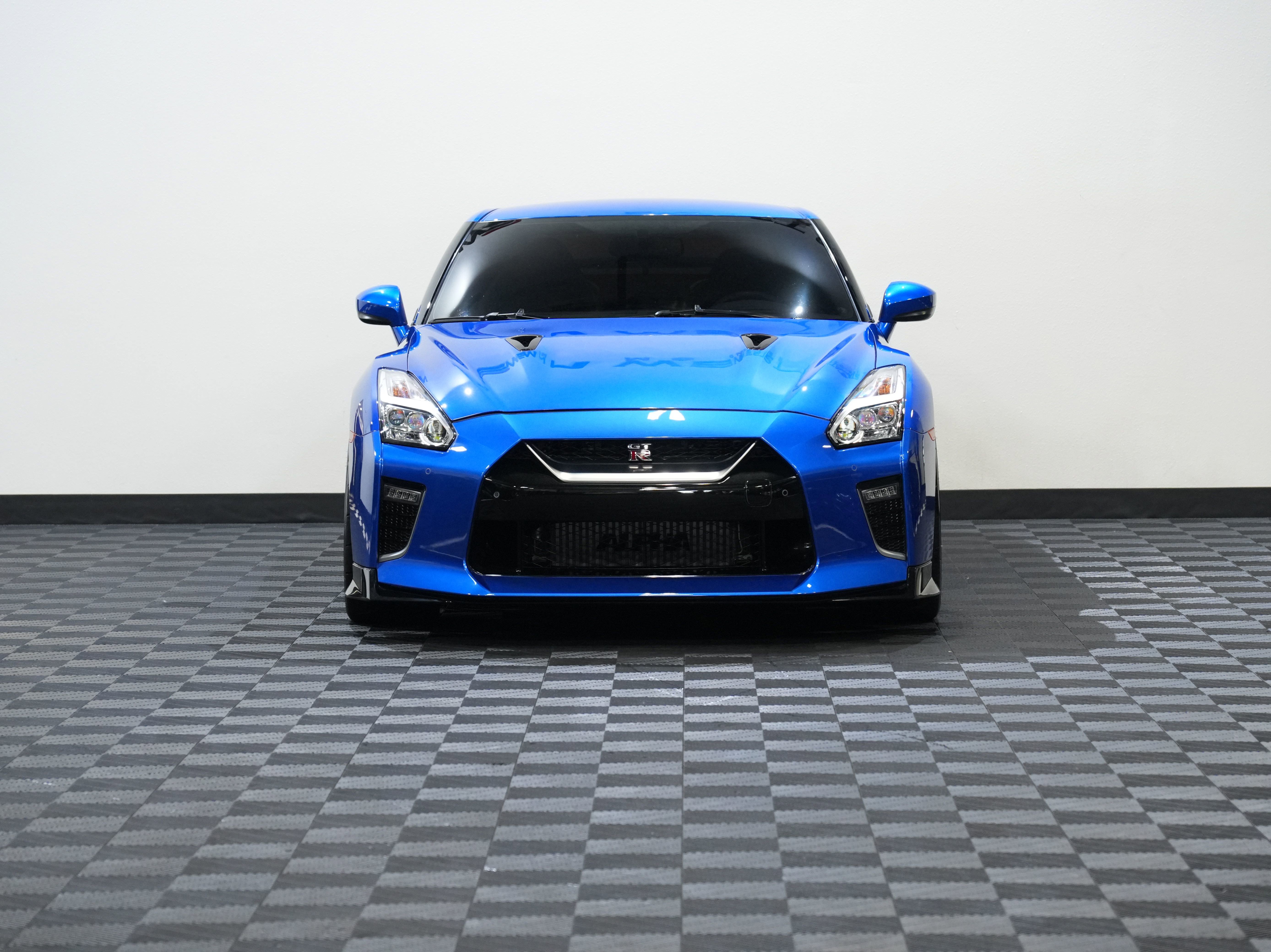 Used 2020 Nissan GT-R Premium AWD/4WD image 4