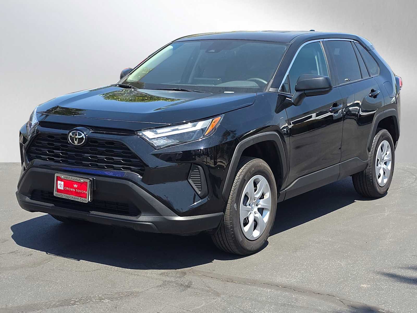 Used 2025 Toyota RAV4 LE FWD image 7
