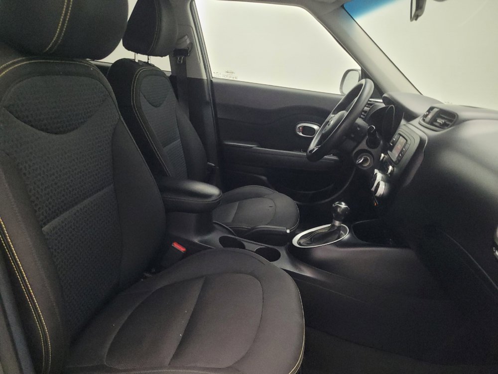 Used 2016 Kia Soul + image 21