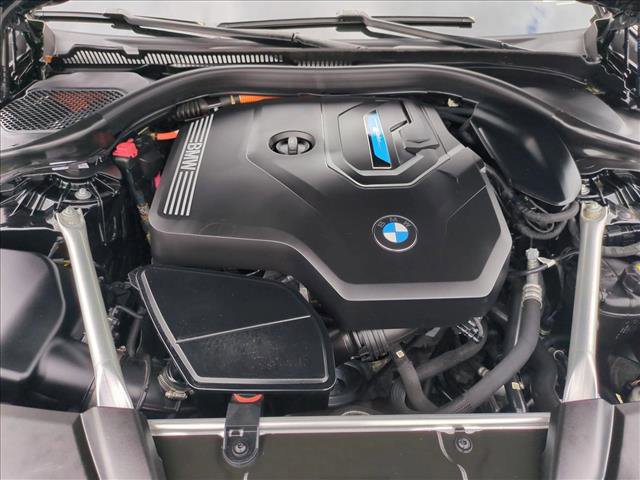 Used 2021 BMW 530e w/ Premium Package image 23