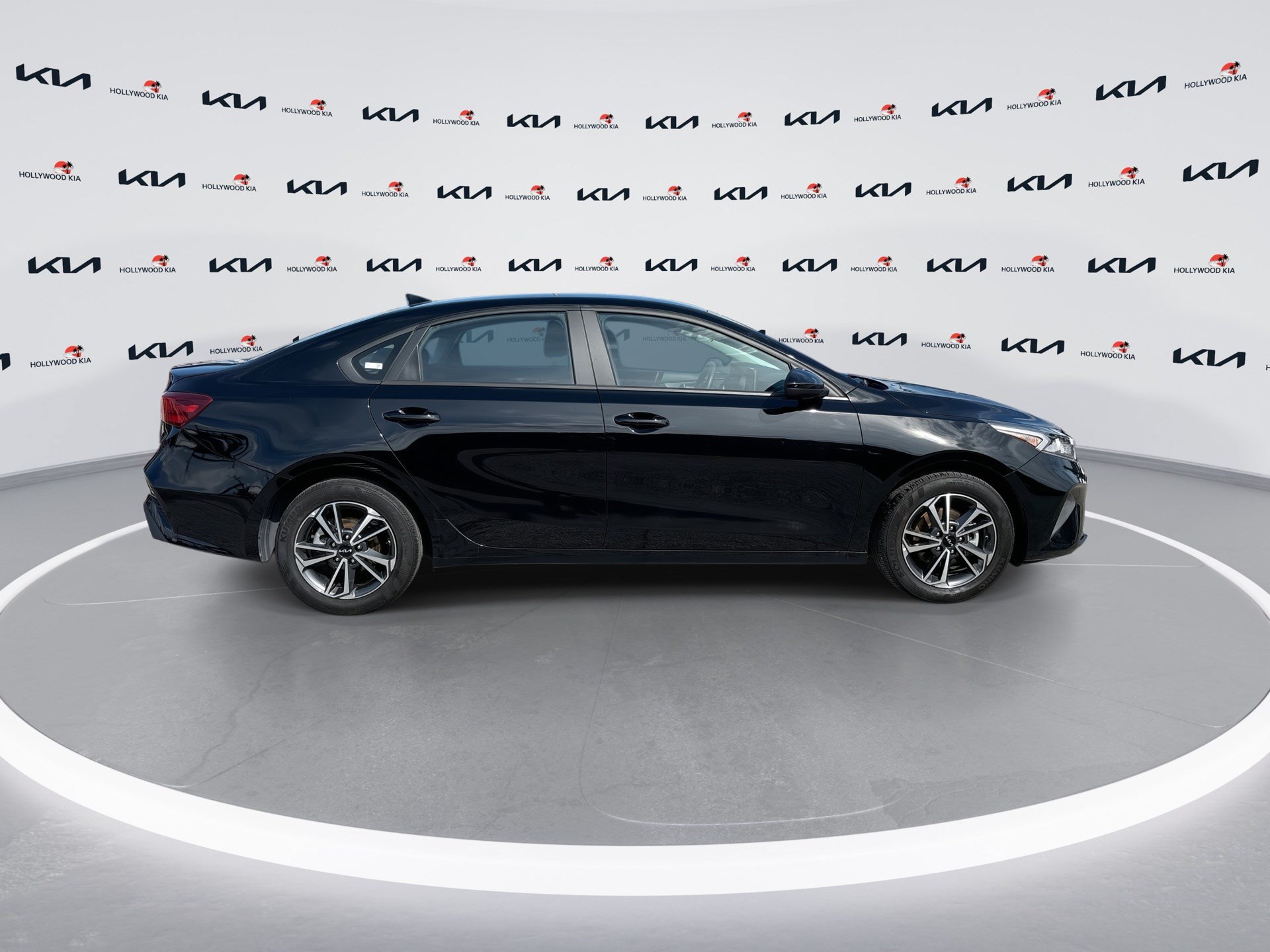 Used 2023 Kia Forte LXS FWD image 9