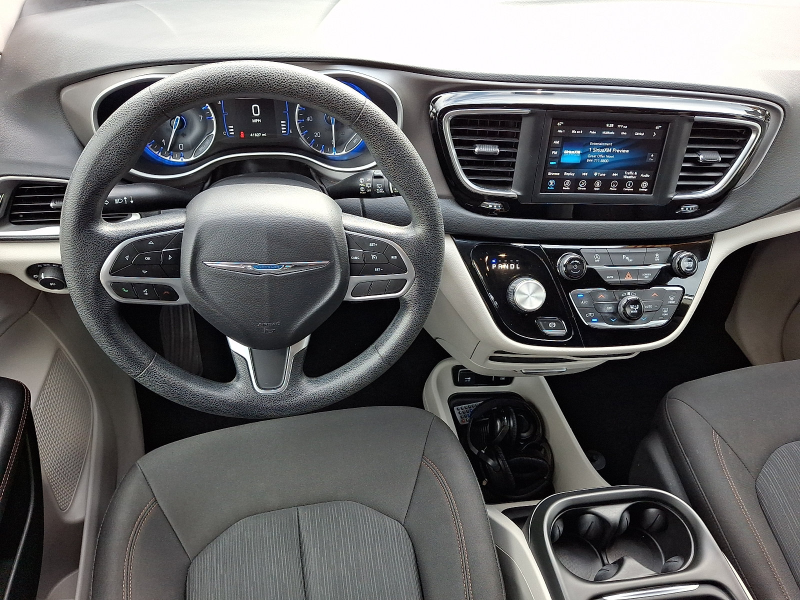 Certified 2020 Chrysler Pacifica Touring FWD image 13