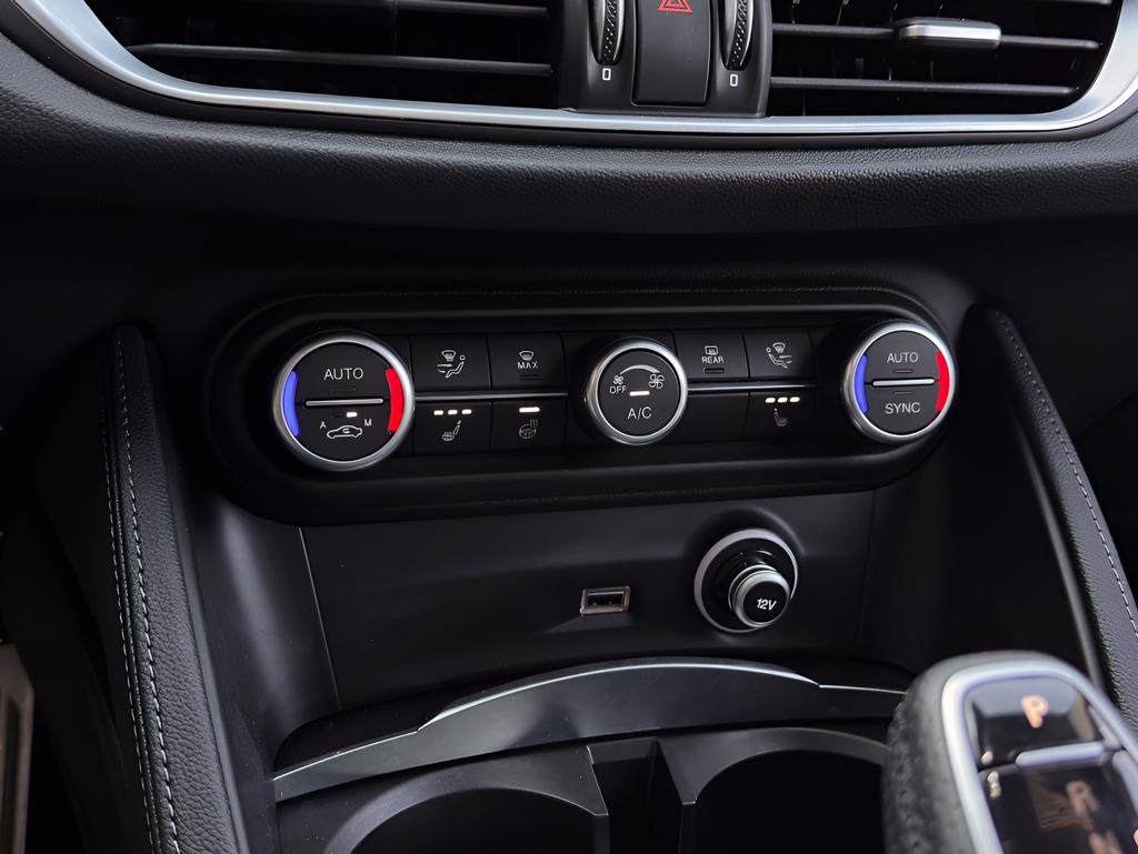 Used 2024 Alfa Romeo Stelvio Sprint image 12