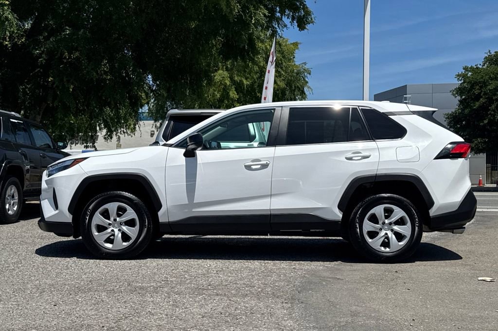 Certified 2024 Toyota RAV4 LE AWD/4WD image 6