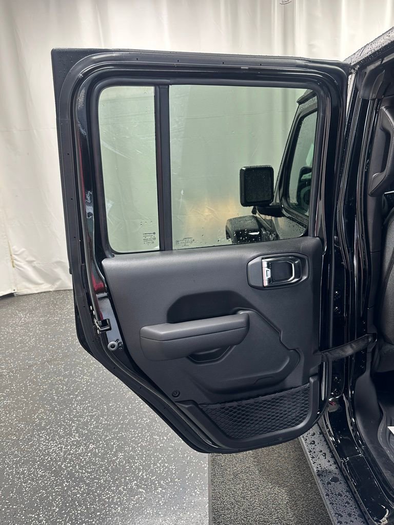 New 2025 Jeep Gladiator Sport AWD/4WD image 22