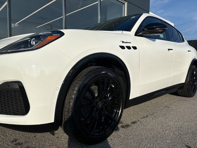 Used 2025 Maserati Grecale Modena image 6