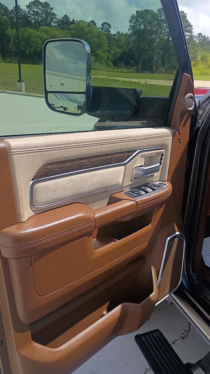 Used 2020 RAM 3500 Laramie image 9