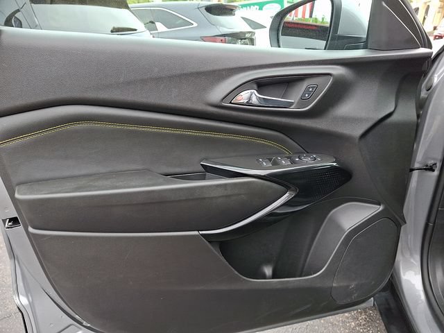 Used 2025 Chevrolet Trax LT FWD image 13