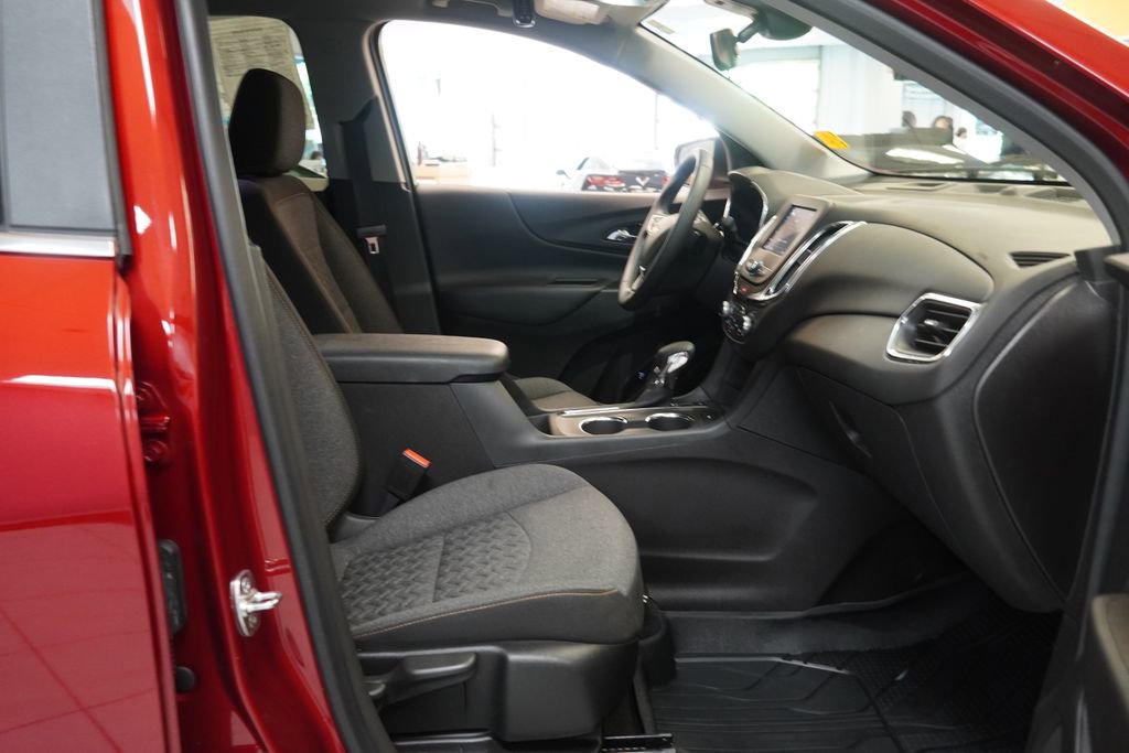 Used 2024 Chevrolet Equinox LT w/ LPO, Floor Liner Package AWD/4WD image 27