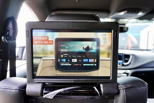 New 2026 Chrysler Pacifica Select AWD/4WD image 23