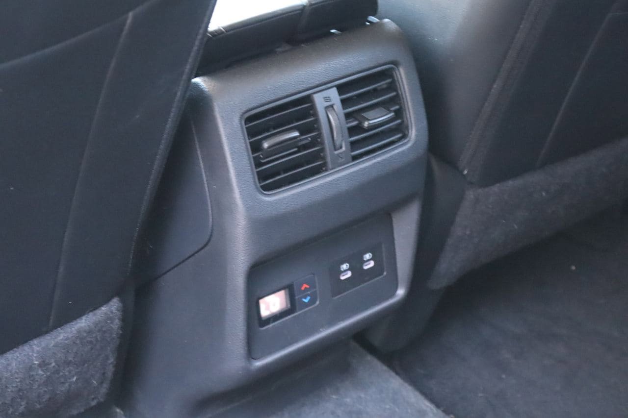 Used 2024 Nissan Rogue SL w/ SL Premium Package FWD image 19