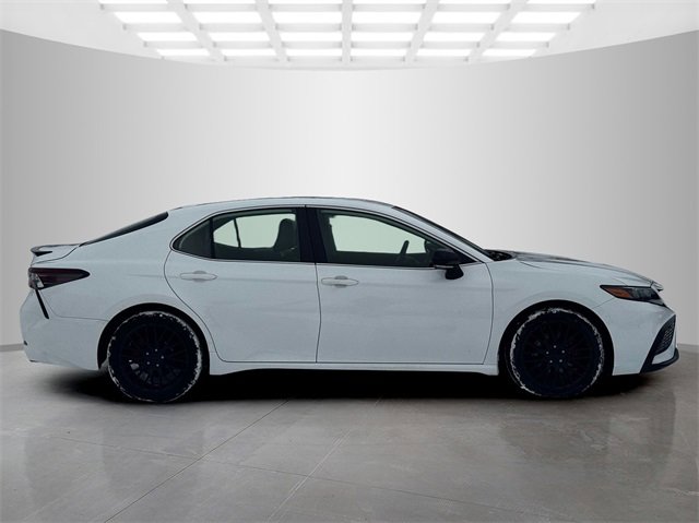 Used 2024 Toyota Camry SE image 8