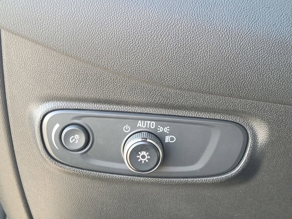 Used 2024 Chevrolet Equinox LT image 28