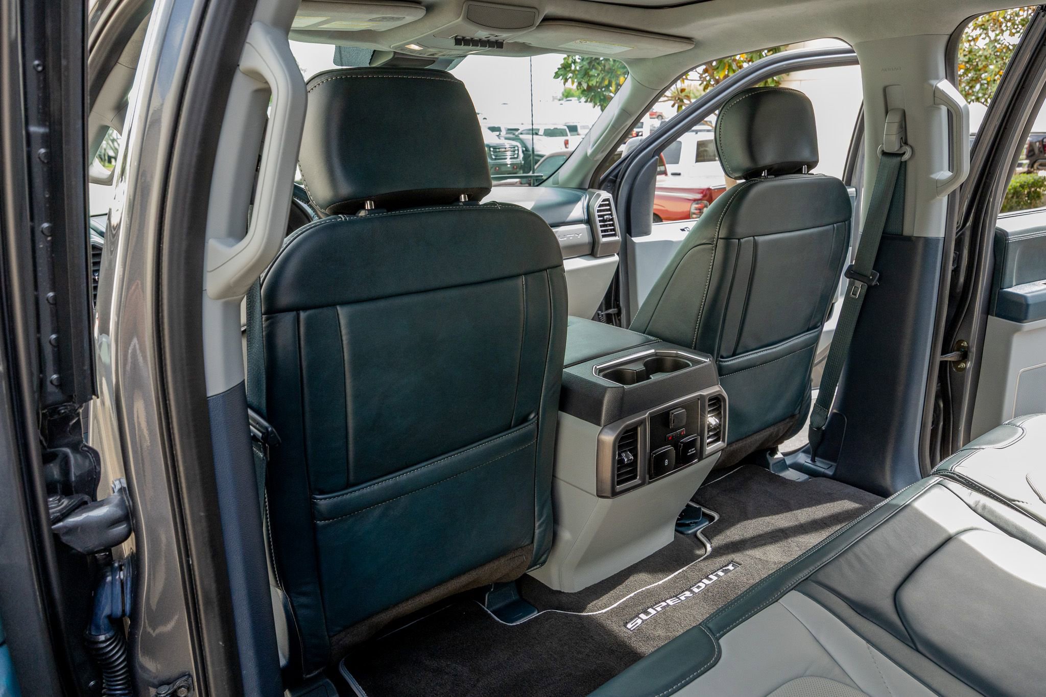 Used 2022 Ford F450 Limited w/ FX4 Off-Road Package image 35