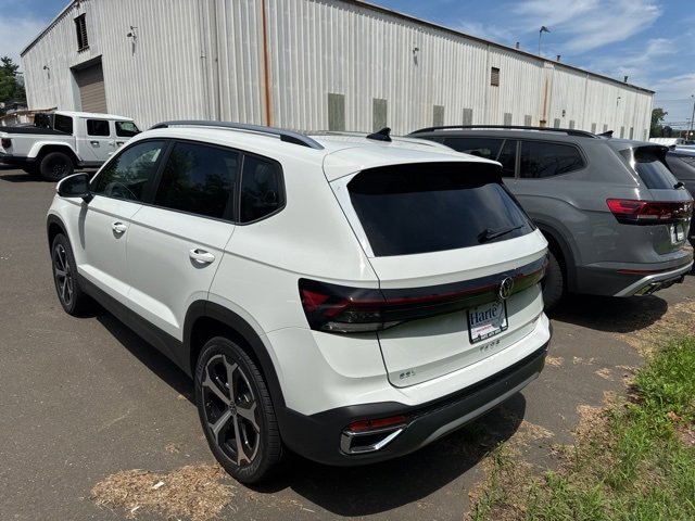 New 2025 Volkswagen Taos SEL image 4