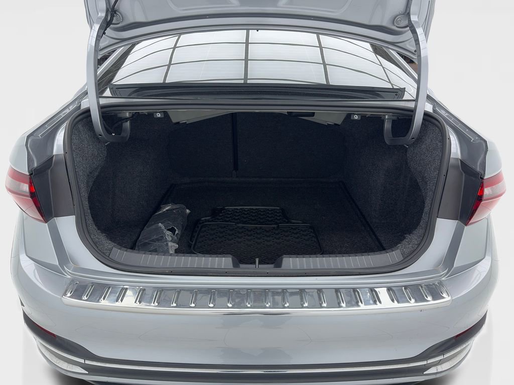 Used 2024 Volkswagen Jetta SEL FWD image 13