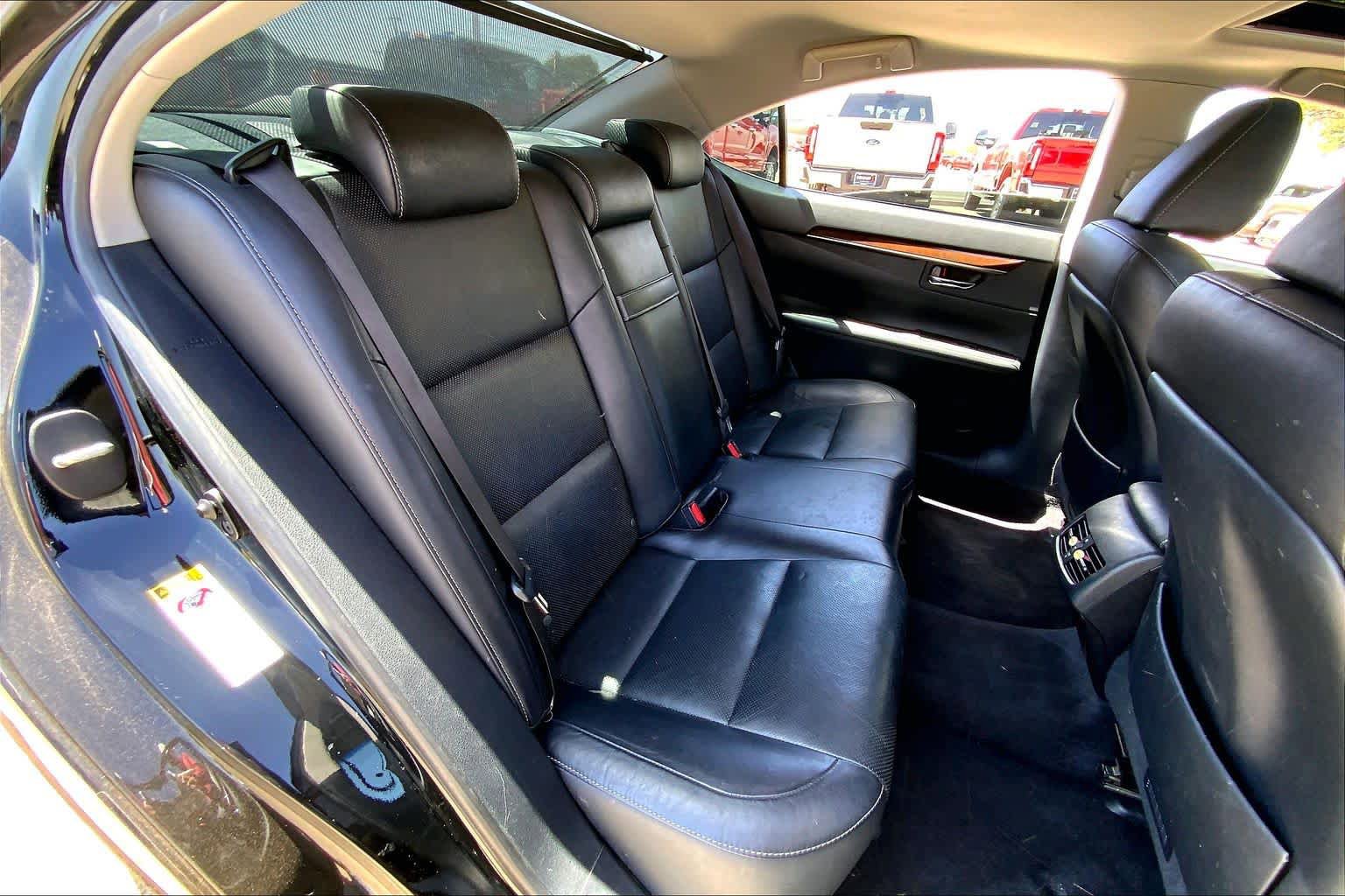 Used 2014 Lexus ES 350 w/ Luxury Package FWD image 19