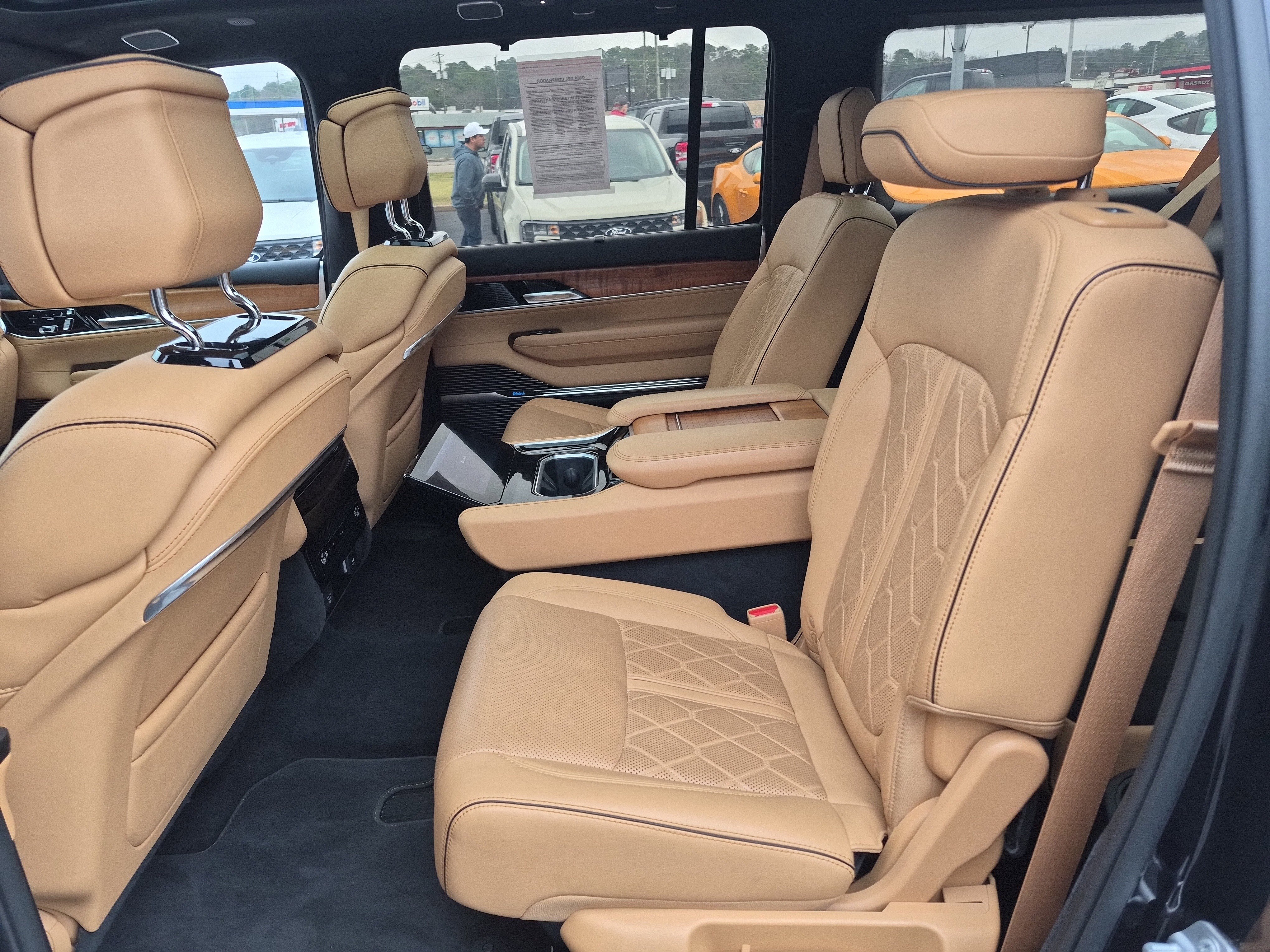 Used 2023 Jeep Grand Wagoneer L Series III image 15