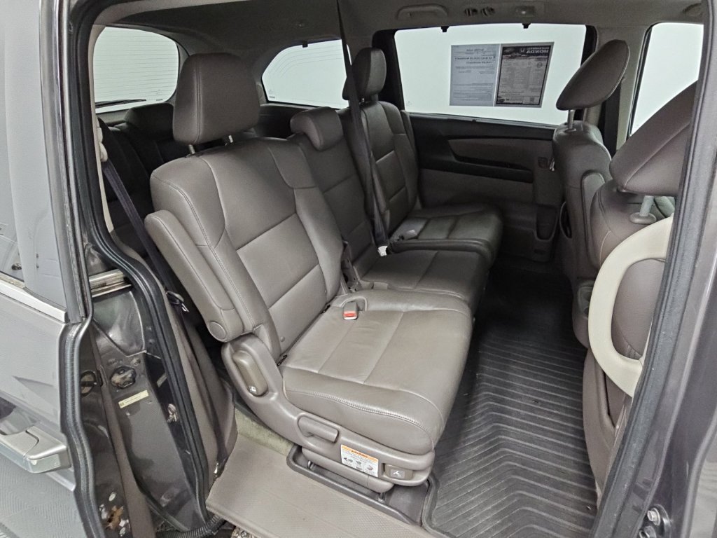 Used 2016 Honda Odyssey Touring Elite image 32
