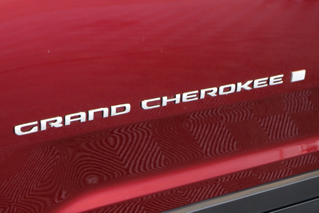 Used 2025 Jeep Grand Cherokee L Laredo w/ Luxury Tech Group I RWD image 51