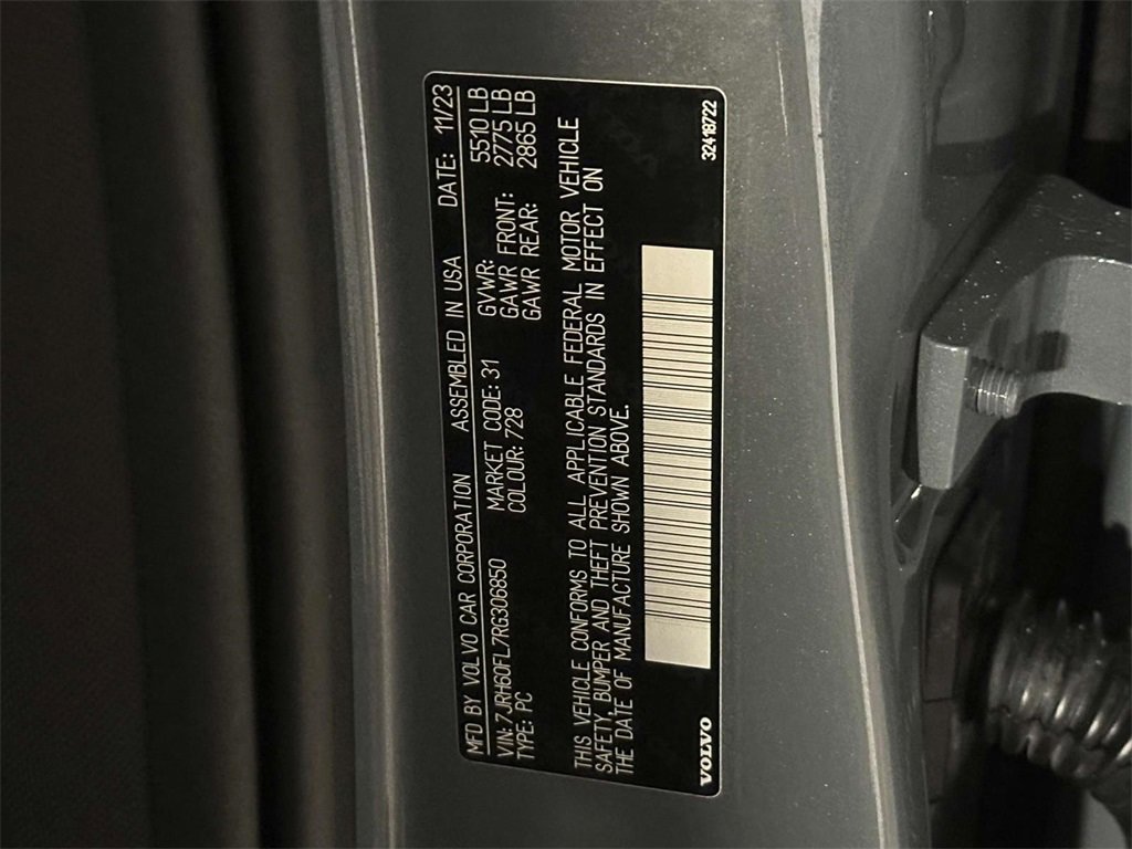 Used 2024 Volvo S60 T8 Plus image 30