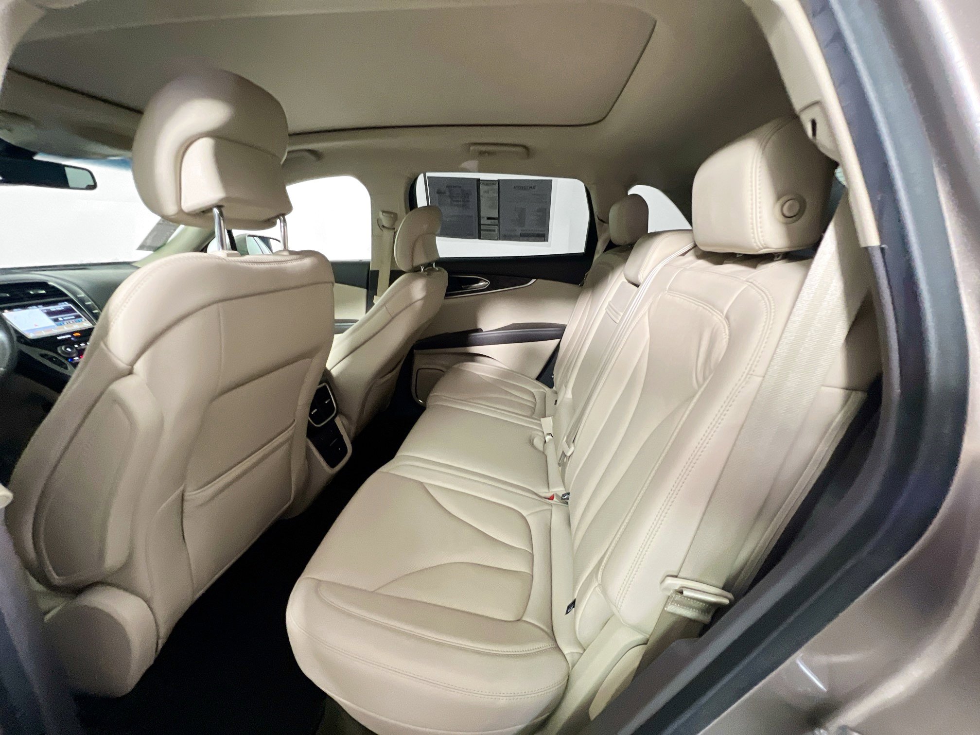 Used 2018 Lincoln MKX Reserve w/ Driver Assistance Package image 29