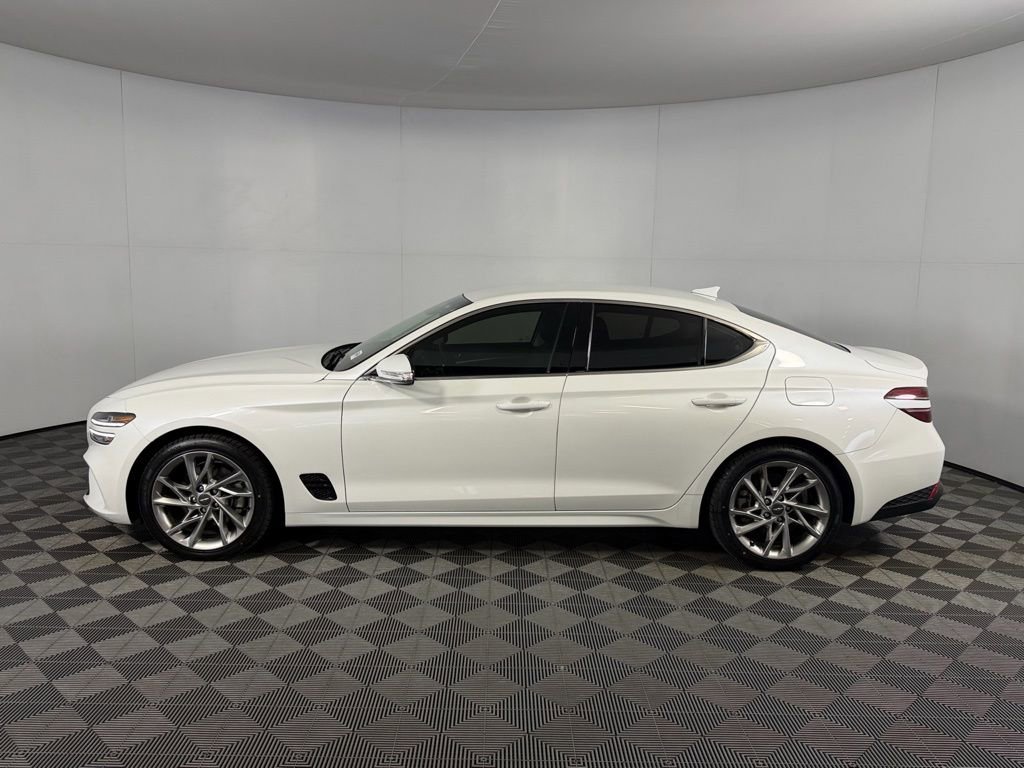 Used 2022 Genesis G70 2.0T image 11