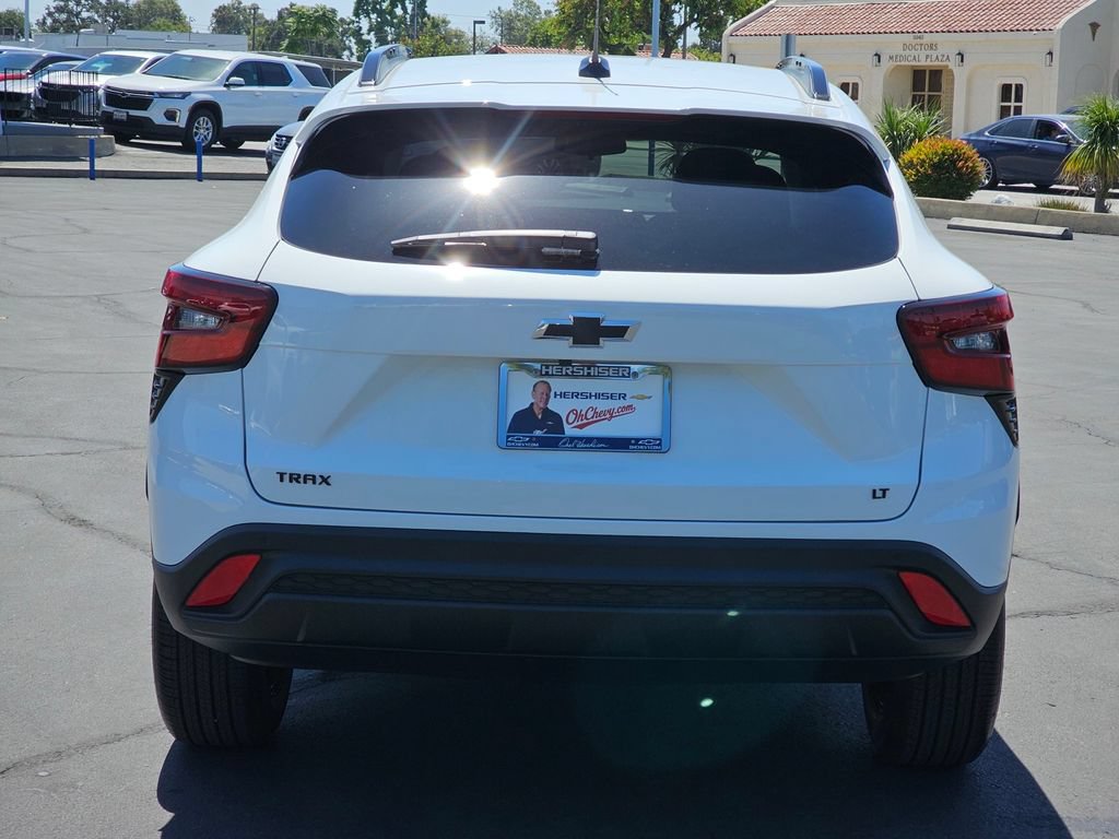 New 2026 Chevrolet Trax LT w/ Driver Confidence Package FWD image 5
