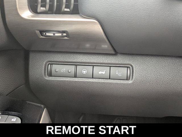 Used 2024 Nissan Pathfinder Platinum image 18