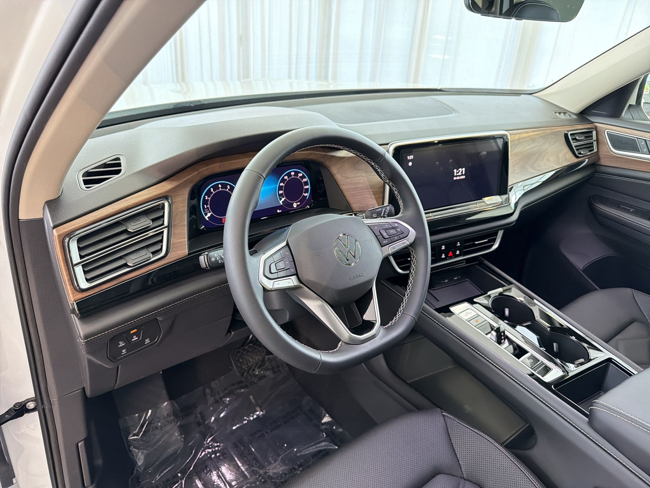 New 2026 Volkswagen Atlas SE FWD image 4