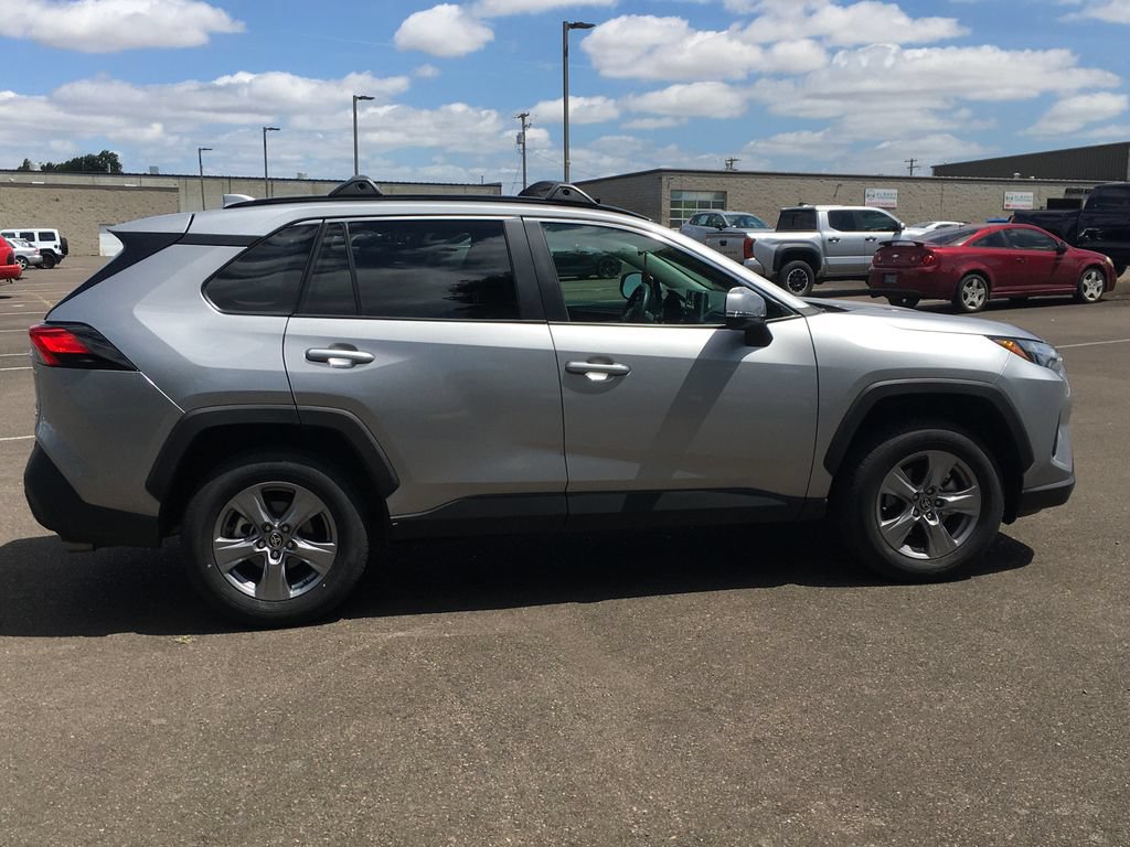 Used 2025 Toyota RAV4 XLE AWD/4WD image 8